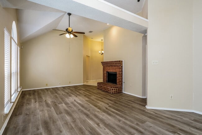 4452 Sierra Dr