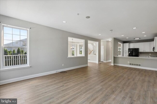 Photo - Spacious Townhome with 4 Bedrooms and 3.5 Baths!!