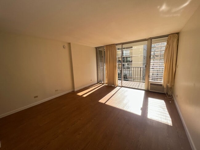 Photo - Studio unit with washer/dryer available located in the center of Waikiki- Fairway Villa