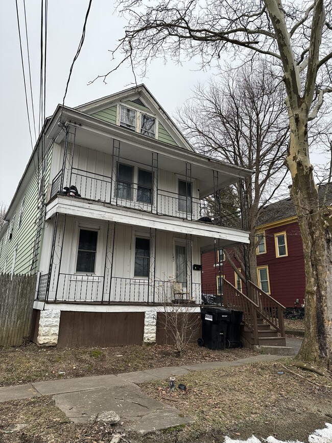 Building Photo - Grumbach Ave Unit 1