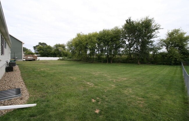 Photo - 215 Greenbush Dr