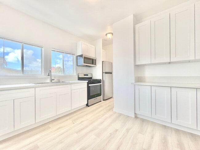 Photo - 707 W 48th St Unidad 709 1/2