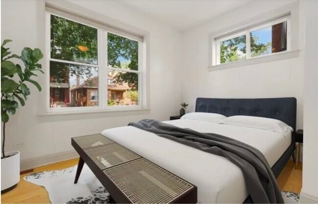 Photo - 3737 N Leavitt St Unit 3N