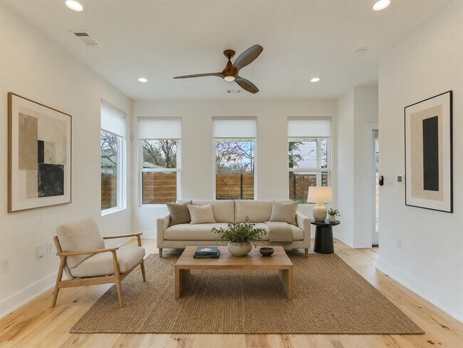 Photo - 1106 Walton Ln