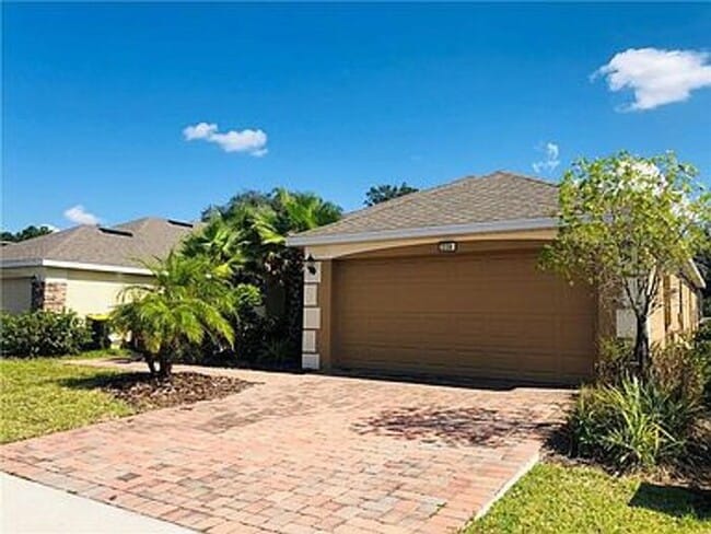 Building Photo - Furnished 4-Bedroom Pool Home in Davenport...
