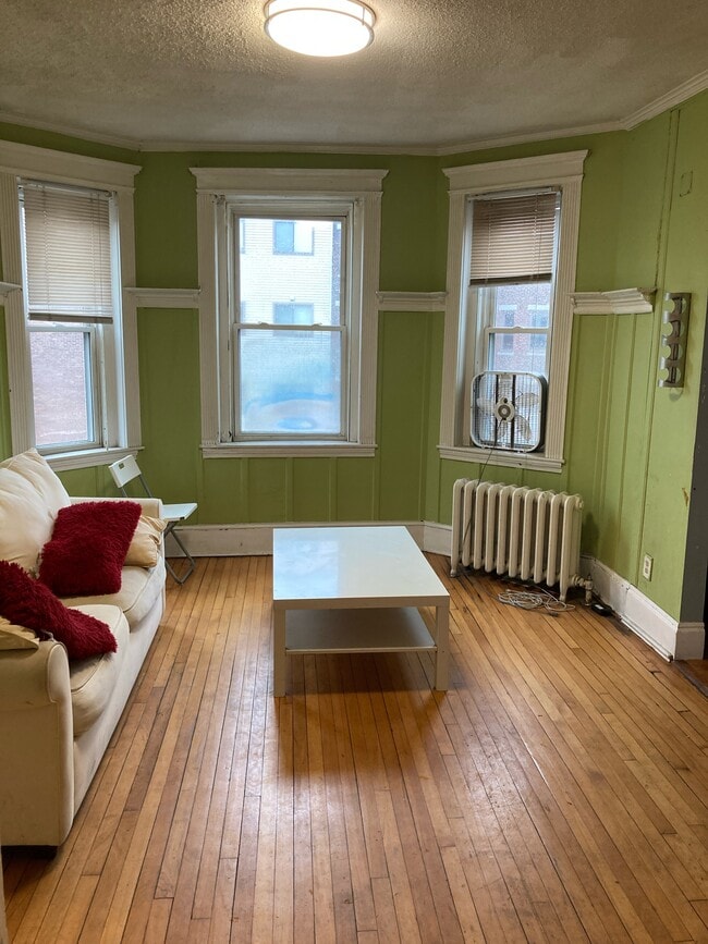 30 Glenville Ave Unit 3