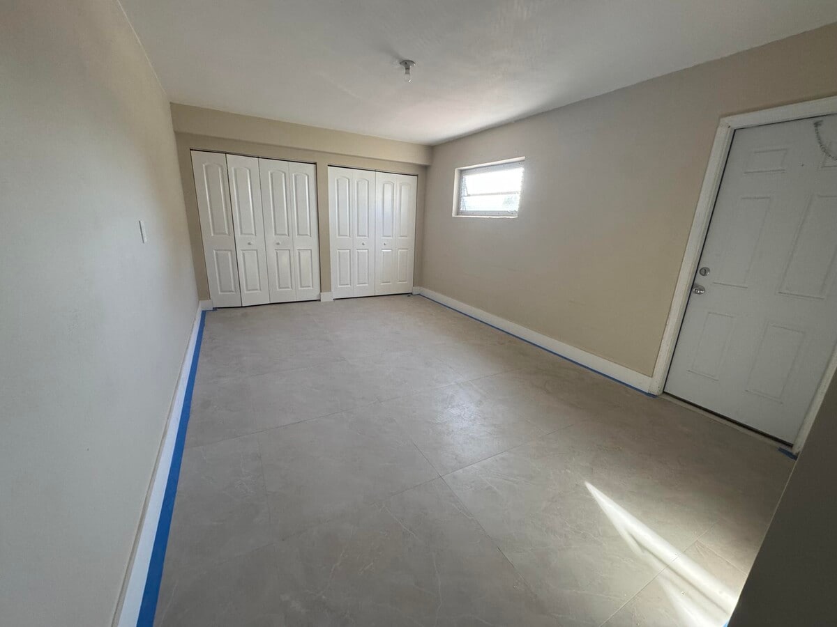 Photo - 490 W 31st St