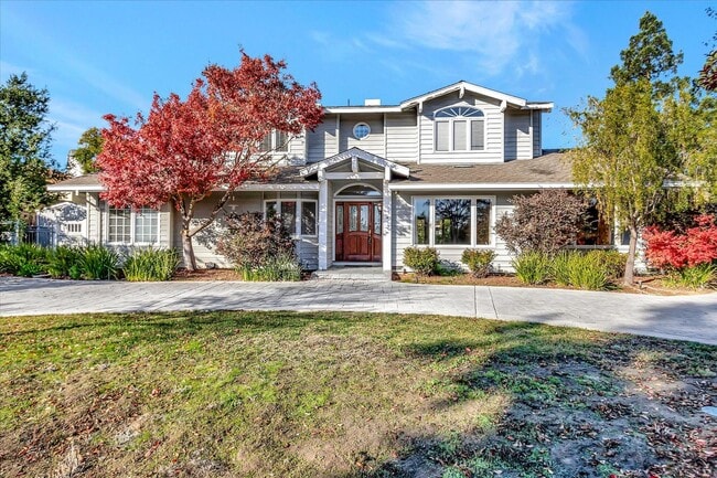 Building Photo - Beautiful Home in Monte Sereno