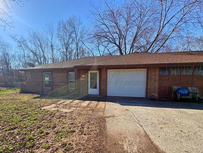 Building Photo - 339 Front St Unit A