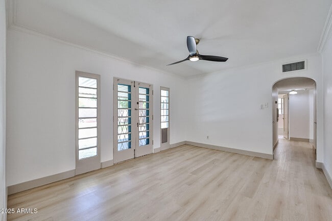 Photo - 63 W Windsor Ave