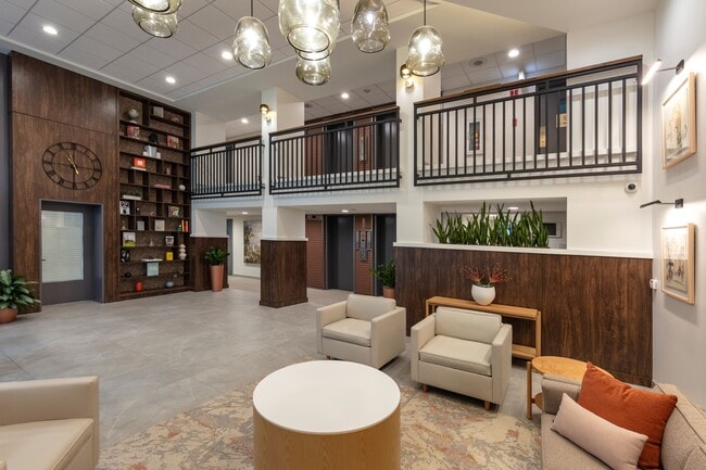 Vestíbulo principal - Churchill Towers