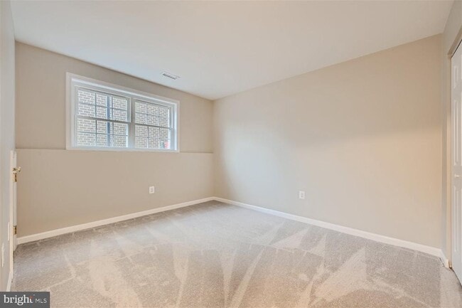 Photo - 520 Cressy Rd