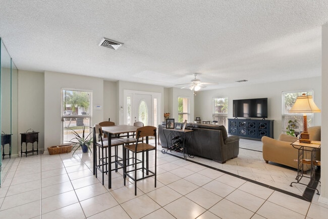 Photo - 306 18th Ave N