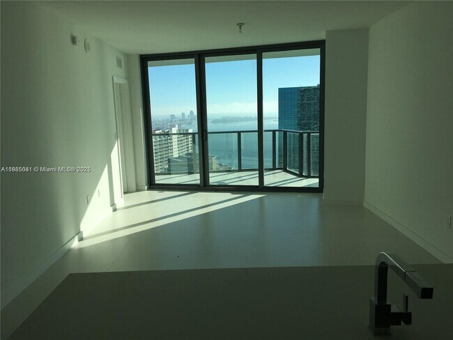 Photo - 1300 S Miami Ave Unidad 4003