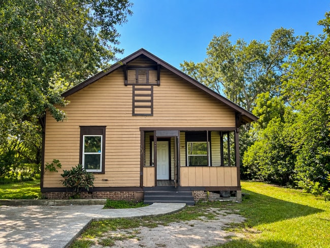 Building Photo - NICE 3BR/1BA Lakeland Home w/Large Covered Porch. NO APPLICATION FEE!