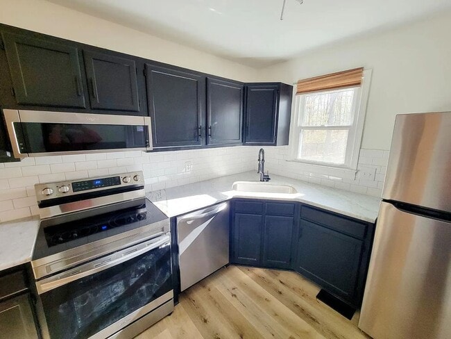 Photo - 1732 Netherfield Ln