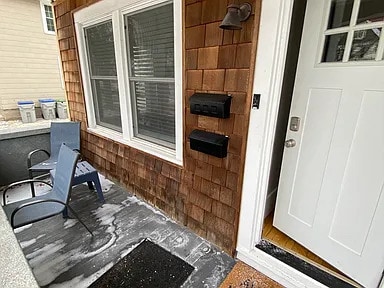Porch - 1119 E Walworth St Unit 1119