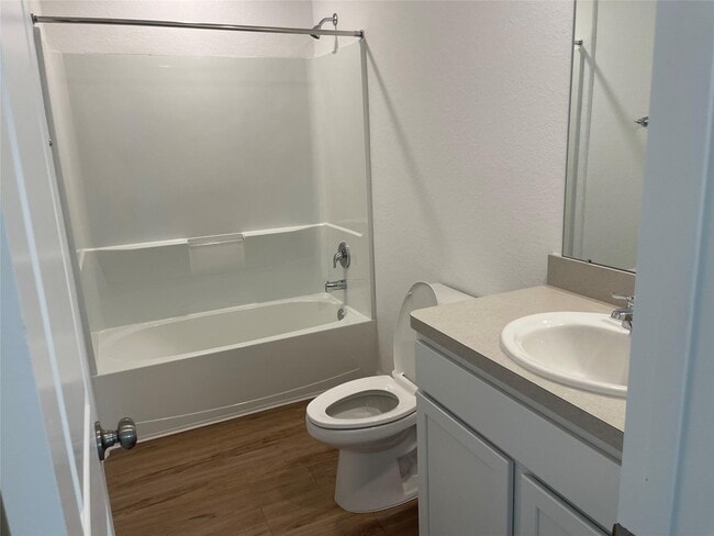 Photo - 440 Jewett Meadow Dr