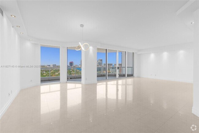 Building Photo - 21200 NE 38th Ave Unit 1802 Rental