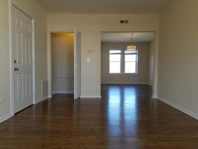 1 Bedroom In Chicago Il 60651 Apartments