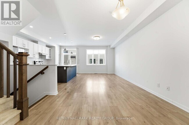 Photo - 573 Lilith St