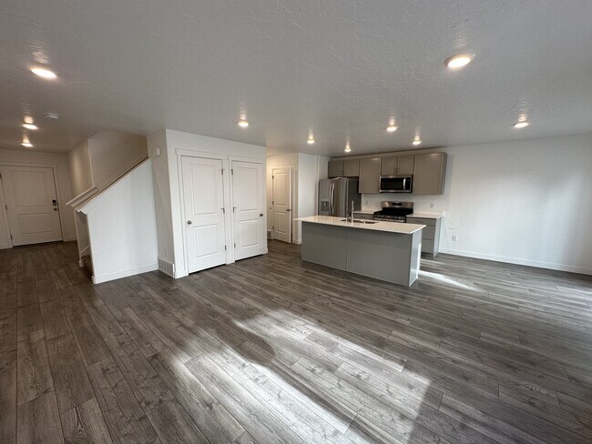 Photo - 287 Pier Ln