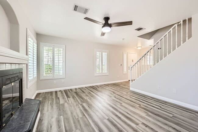 Photo - Beautiful and Nicely Remodeled Henderson T...