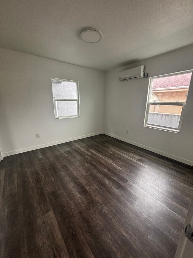 Photo - 1672 W 36th St Unit 2