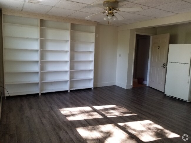 Building Photo - 127 Monomonock Rd Unit 2 Rental