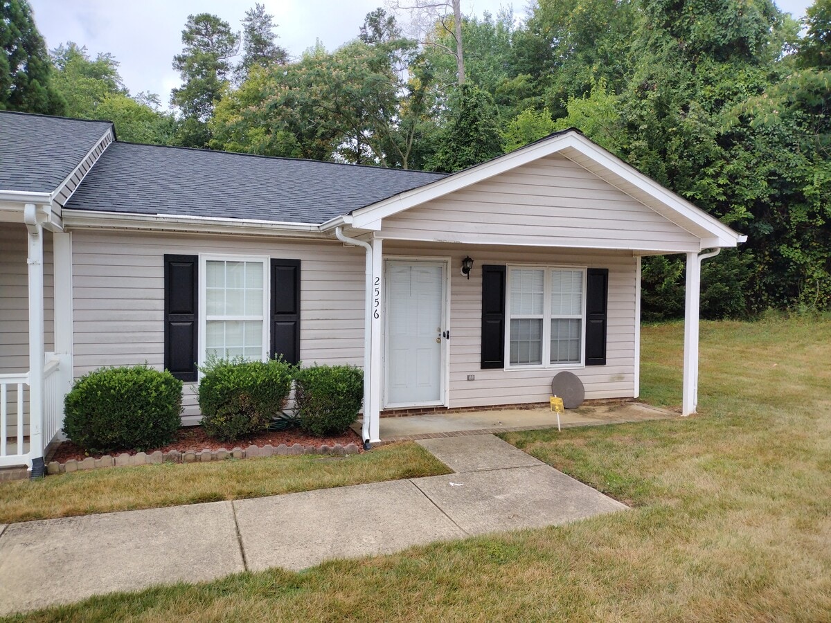 Photo - 2556 Ambassador Ct