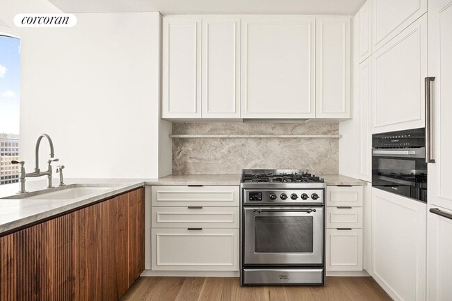 Photo - 520 Fifth Avenue 53C