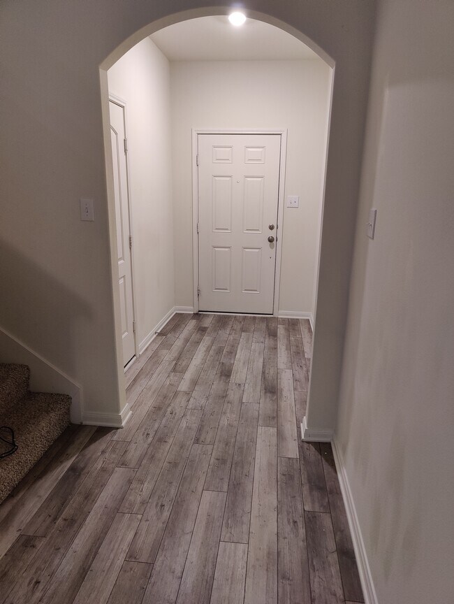 Photo - 2038 Wooley Way