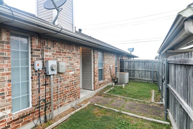 Photo - Spacious 2 Bedroom, 2 Bath Duplex – Over 1,200 Sq. Ft!