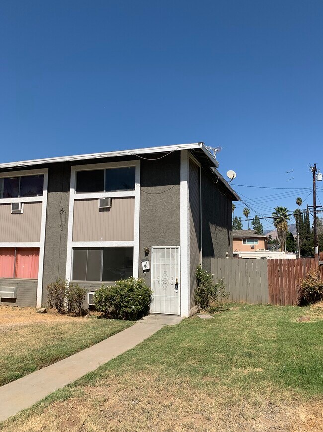 Photo - 1131 E Citrus Ave Unit 1