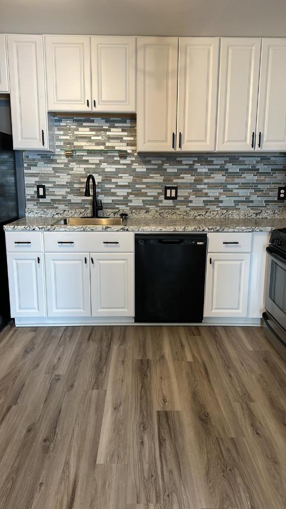 Photo - 133 Royalty Cir