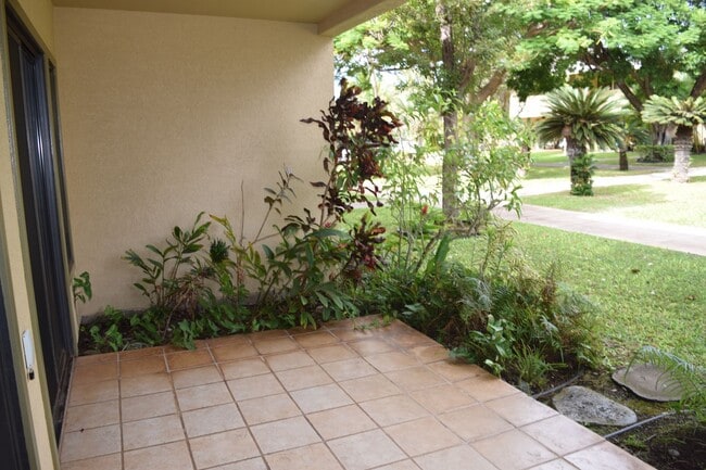 Photo - Maui Gardens ground floor unfurnished 2 bedroom 1.5 bath with pool and tennis court