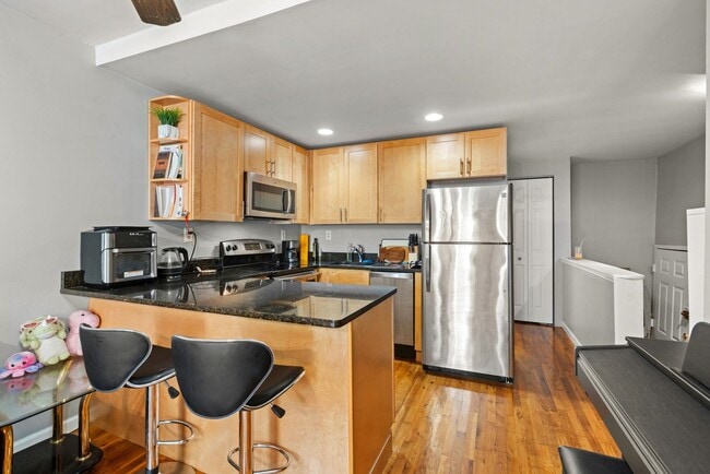Photo - 354 1st St Unit 1R