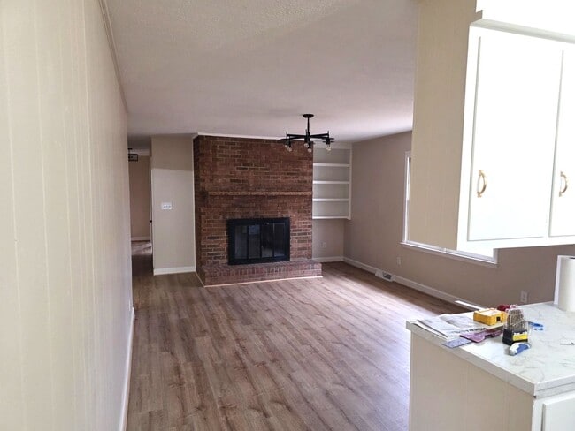 Photo - 3 Bed 1.5 Bath Rental Home Mount Airy