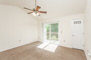 2BR, 1BA - 650 SF
