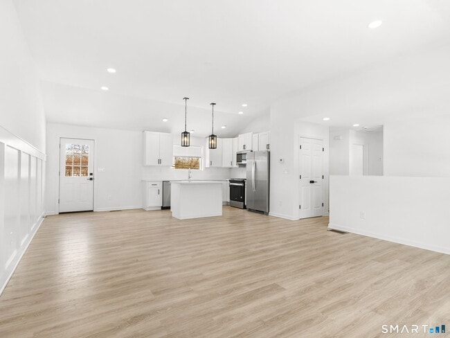 Photo - 1974 Kings Hwy