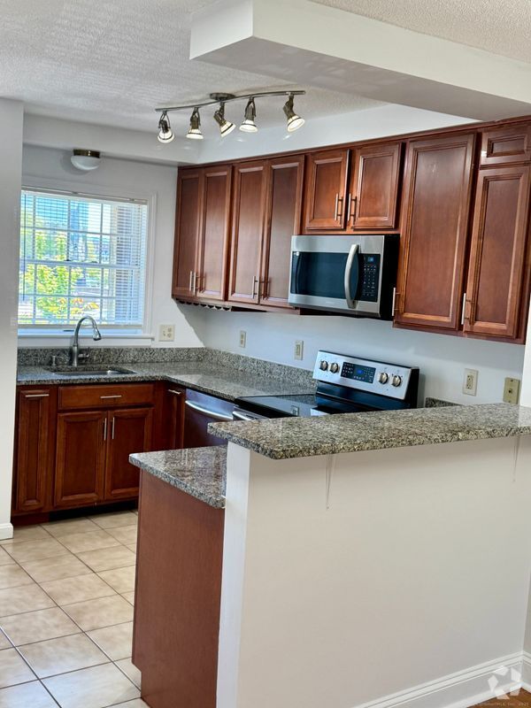 Building Photo - 256 Washington Blvd Rental