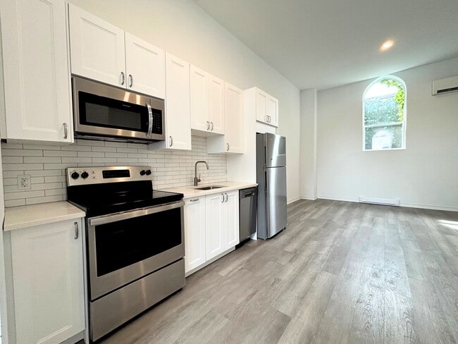 Building Photo - 16 West- 117 Unit 117
