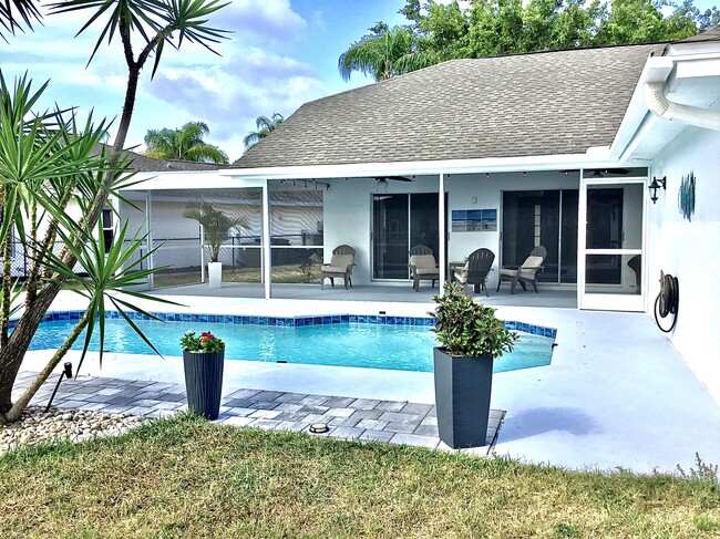 Piscina con terraza - 5714 29th Ct E