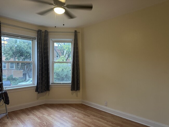 Building Photo - 3241 N Lawndale Ave Unit 1st Floor