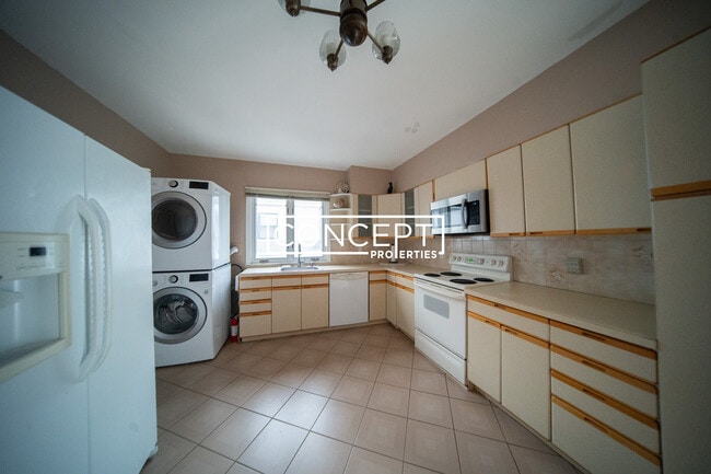 Photo - 208 Rawson Rd Unit 2