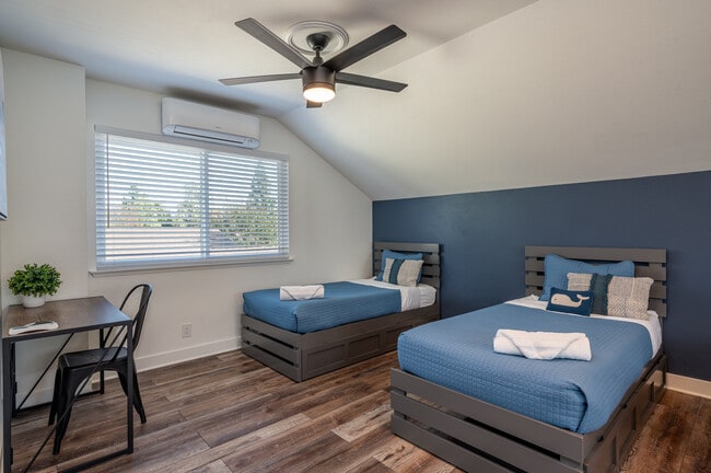 Photo - 409 W Sierra Dr