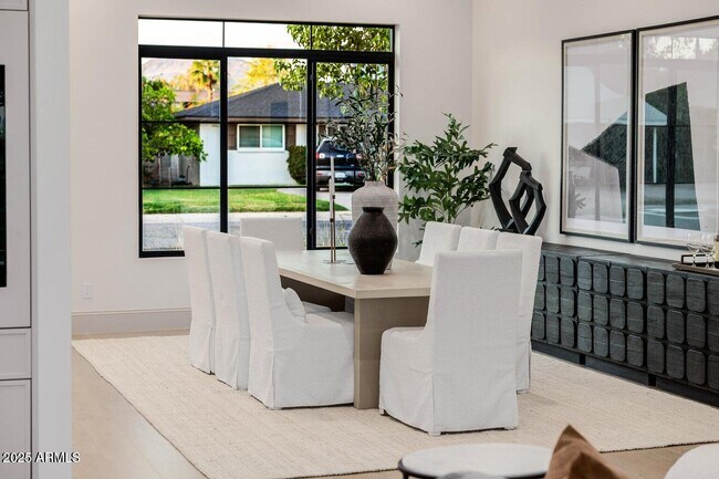 Photo - 3301 E Elm St