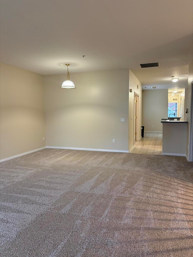 Photo - 534 Constitution St