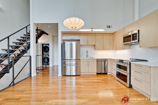 Building Photo - Modern Plant 51 Condo with Downtown Views | Secure Access | GE Café Appliances | Dogs Welcome Unit 2167