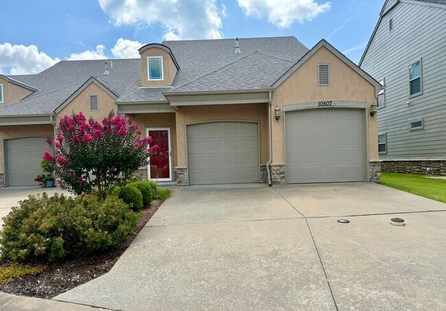 2/2/2 Patio Home With Pond View! - 2/2/2 Patio Home With Pond View!